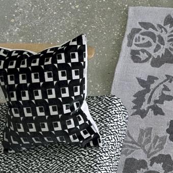 Подушка CCDG0453, Pugin, Noir Pute, Designers Guild 40 x 40см 